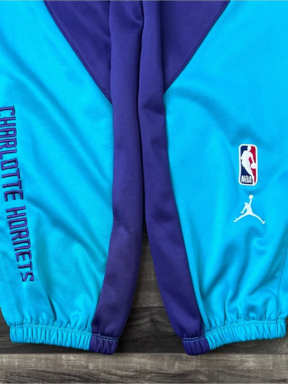 Jordan Charlotte Hornets 22/23 Showtime Sweatpants Joggers Youth XL 18-20